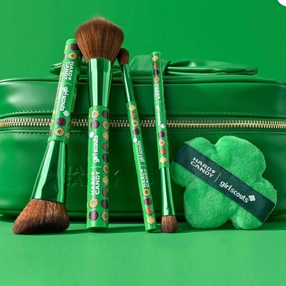 Hard Candy Girl Scouts Limited Edition Bake & Blend Brush Set - Picture 4 of 6
